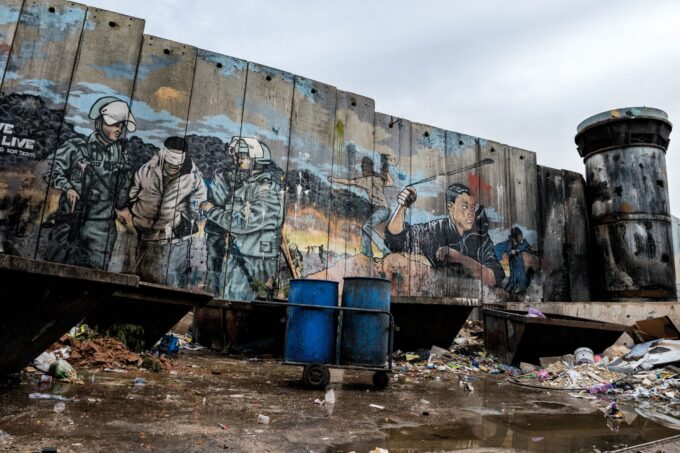 Murales sul muro di separazione all'interno del Campo Profughi di Aida - Betlemme 